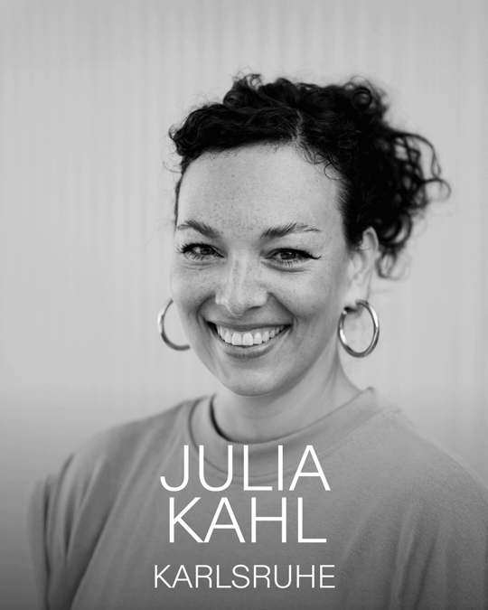 Alle Sprecherinnen des Symposiums als Porträtfotos, beschriftet mit den entsprechenden Namen