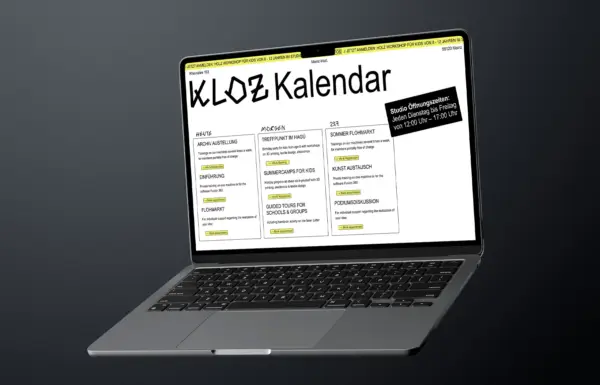 Laptop-Mockup des KLOZ-Kalenders auf grau-schwarzem Hintergrund, Angaben zu kommenden Veranstaltungen, Highlights gelb hinterlegt.